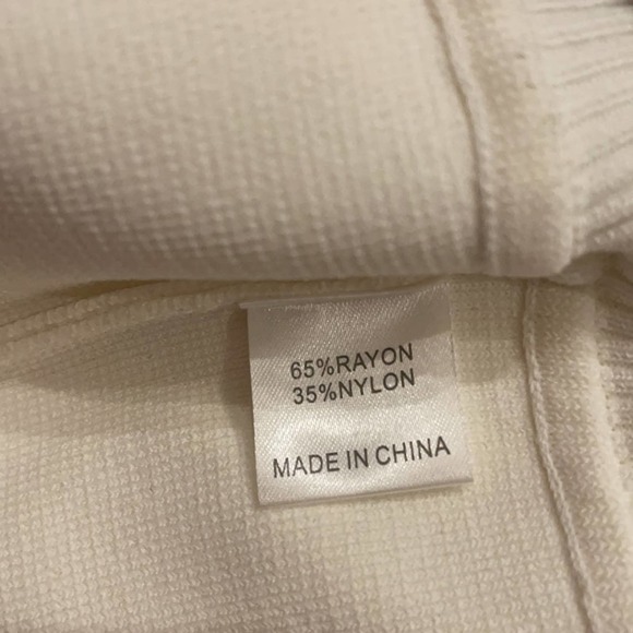 LF Seek The Label White & Black Trim Knit Shorts NWT Size Medium - Picture 6 of 6